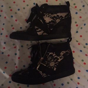 Jennifer Lopez high heel sneakers